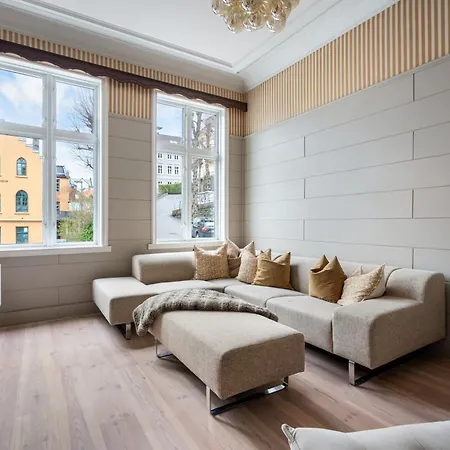 Experience The Luxury Lifestyle 100m From Bryggen! *